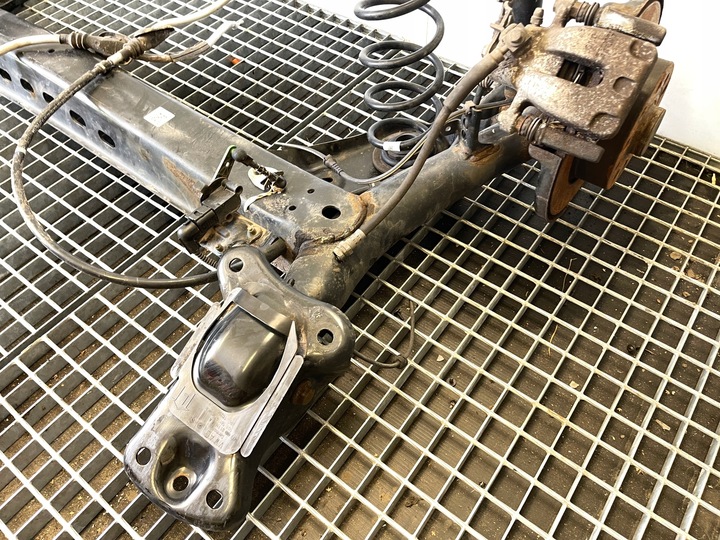 фото №9, Подвешивание задние балка ось зад leon iii универсал 5f 5q0501049as комплект