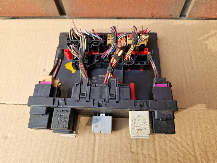 фото №2, Vw golf v toledo altea passat b6 блок керування модуль бортовою мережаю 3c0937049j