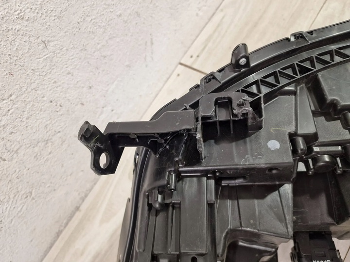 фото №13, Toyota corolla cross фара правий 81110-16840przednie