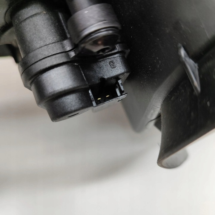 фото №8, Skoda karoq 2018 кришка заливання пального