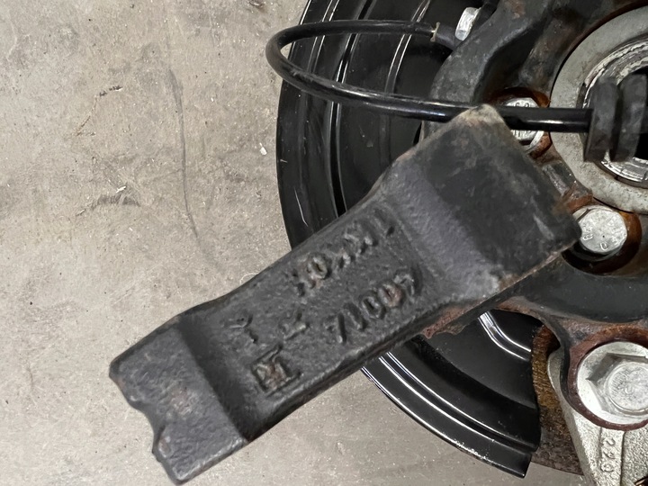 фото №6, Поворотный кулак ступица суппорт перед передняя правый правая nissan e-nv200 evalia