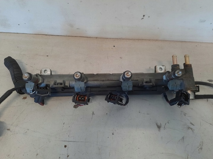 фото №1, Volkswagen golf4 iv 07-06 1.4mt планка впрыскивающий 036133319b akq