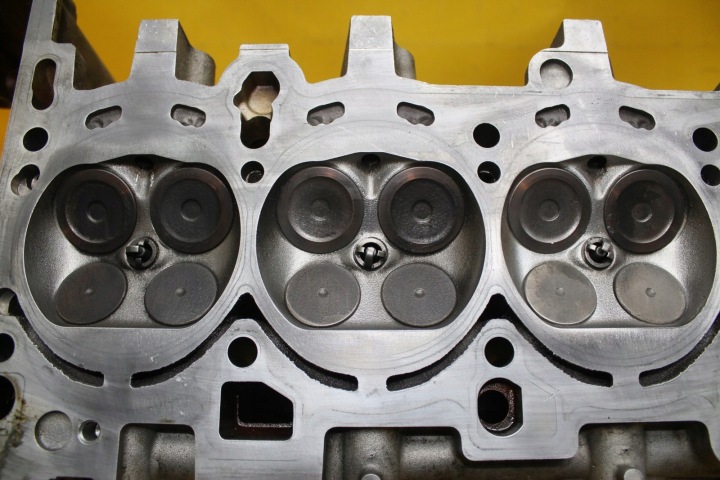фото №14, Головка левая audi a6 c6 s6 c6 a8 d3 5.2 fsi bxa 07l103373j