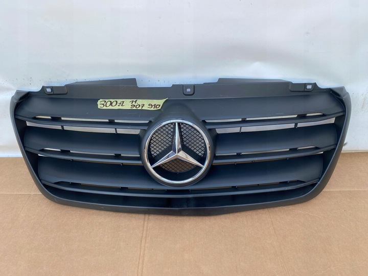 фото №1, Mercedes sprinter 907 910 16- решётка пластик решётка радиатора з эмблема оригинал
