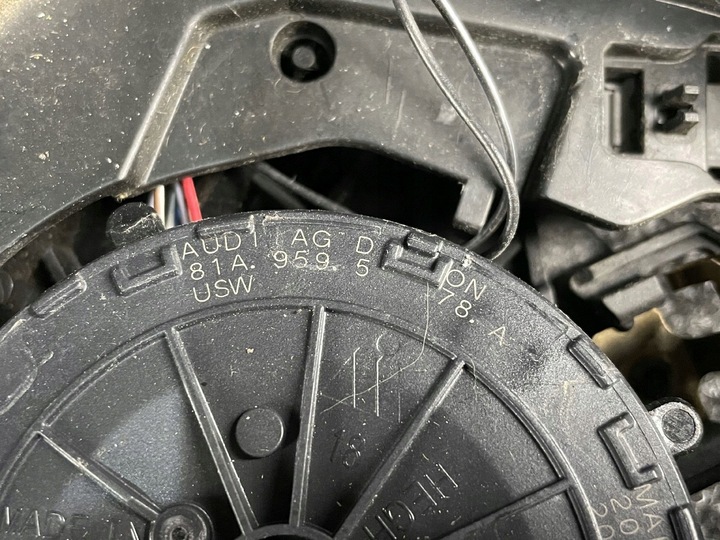 фото №8, Audi q3 81a дзеркало праві 14+2pin