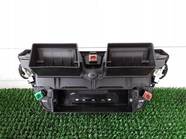 фото №5, C4 picasso i 06- панель средний решётки кнопка оригинальный номер