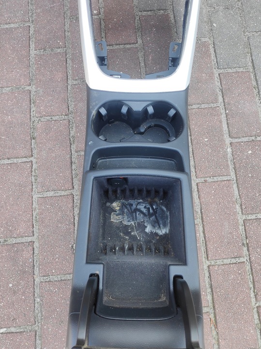 фото №7, Туннель средний подлокотник кожа uk audi q5 8r 8r0864981