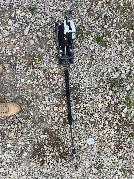 фото №1, Домкрат коробки коробки передач vw touran 5qb713023e