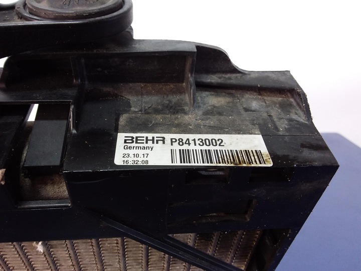 фото №4, Bmw 750i f01 4.4 b радиаторов масла 99000037 n63