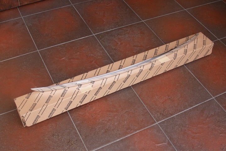 фото №2, Планка хром кришка багажника toyota corolla cross