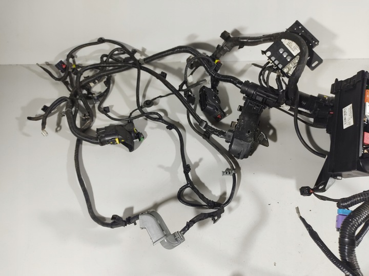 фото №10, Jeep compass 1.4 17r- коробка предохранителей 68328654ae