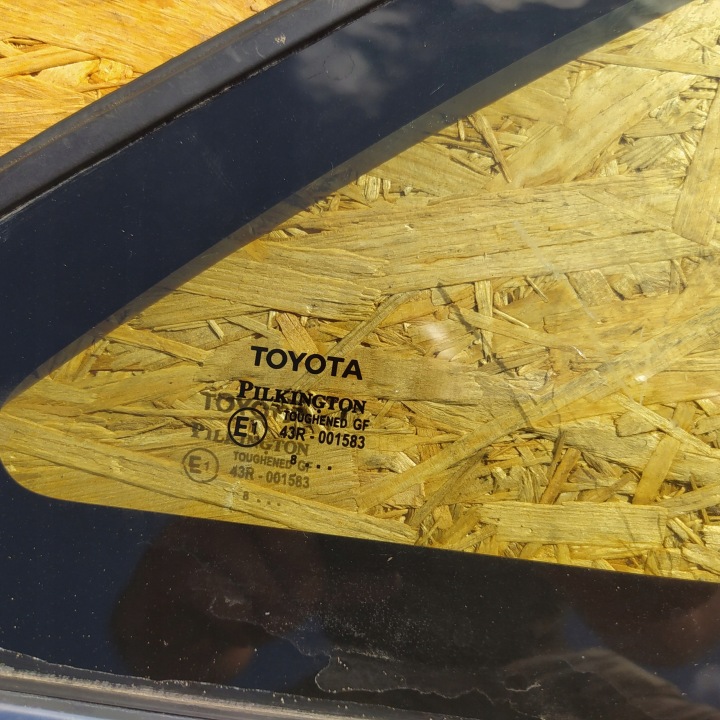 фото №6, Toyota auris ii універсал скло кузова права праве зад задня хром