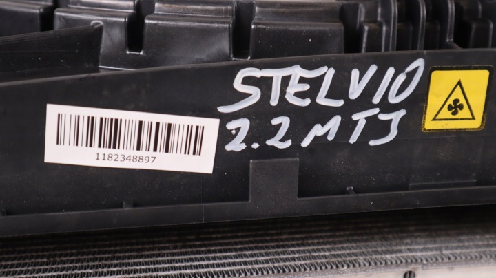 фото №11, Alfa romeo stelvio 2.2 mtj радіатор радіатор комплект 50556389, 5054187