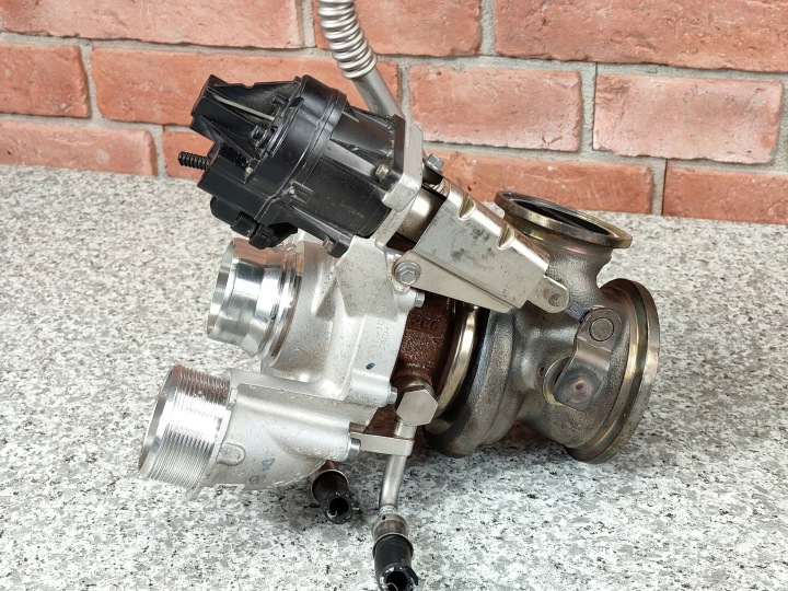 фото №10, Bmw f90 f91 f95 m5 m8 s63b44b - турбокомпрессора турбины комплект zyl 1-4 5-8