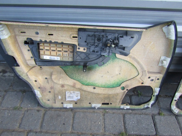 фото №15, 4 mercedes w202 97-00 рестайлинг боковина обивка дверь 4szt чёрный цвет