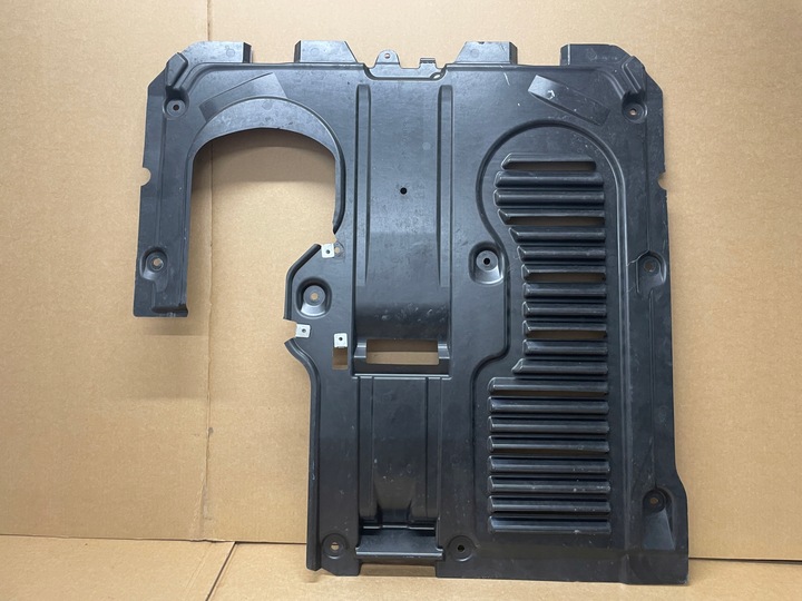 фото №3, Mercedes c клас w206 amg захист плита a2065205600