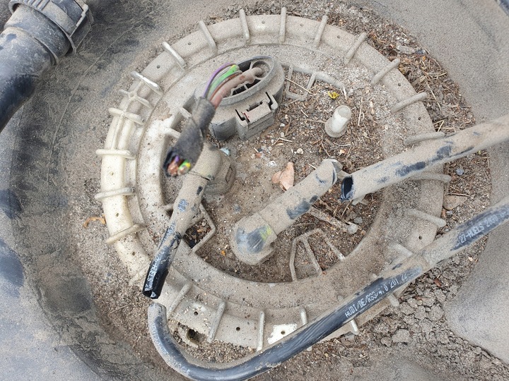 фото №6, Стекло задняя правая зад универсал кузовная audi a6 c6 2005 2,4b 180km lz7q