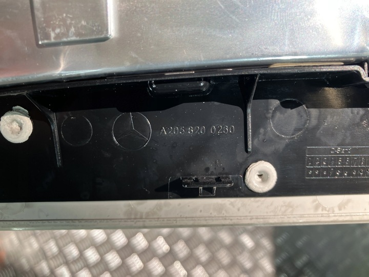 фото №1, Третє світло сплав mercedes c клас w205