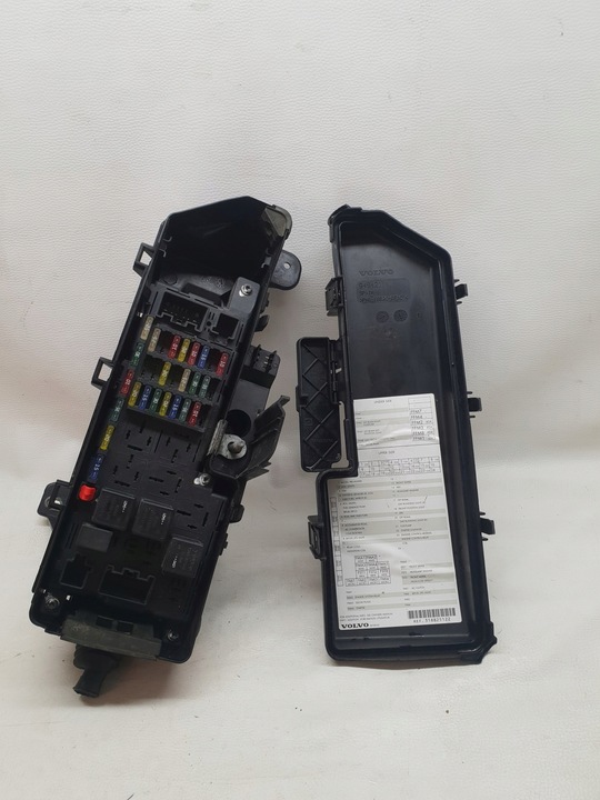 фото №8, Volvo v70 ii xc70 02-07 2.5t корпус запобіжників