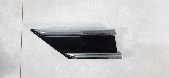 фото №1, Volkswagen arteon рестайлинг r-line заглушка фаркоп бампера 3g8807241a