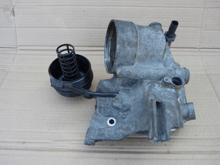 фото №11, Audi a8 d2 рестайлинг 3.7 корпус фильтра масла 077115401h 077117021m