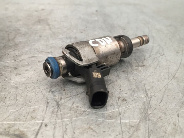 фото №6, Audi a5 8t a4 b8 2.0 tfsi один форсунка пального 06h906036g