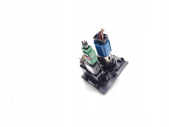 фото №12, Skoda superb гнездо / соединитель usb 2016 estate 4/5dr 5q0035726e 15-24