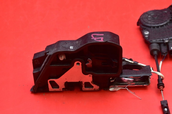 фото №7, Замок дверь левый перед переднее доводчик eu 7185689 bmw f01 рестайлинг 12-15