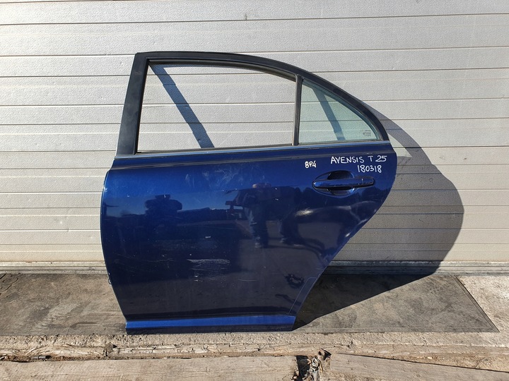 фото №1, Avensis t25 hb двері зад задні ліві номер lak 8p4