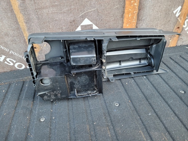 фото №10, Підлокітник бардачок w204 w212 w207 2046800639