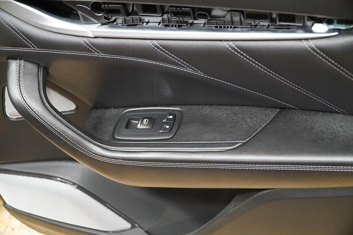 фото №5, Боковина оббивка двері лівий правий перед зад комплектний levante trofeo 19-