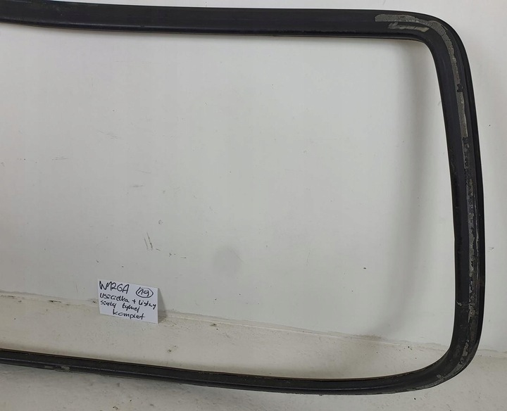 фото №10, Планка прокладка стёкла зад хром mercedes w126