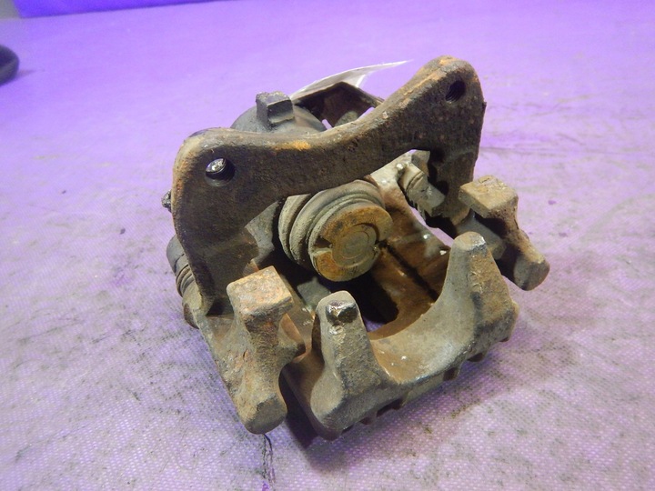 фото №4, Vw passat b4 універсал 93-97 супорт скоба зад правий