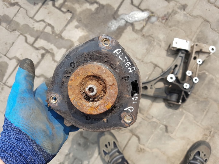 фото №6, Altea 1.9 tdi амортизатор поворотный кулак правая перед