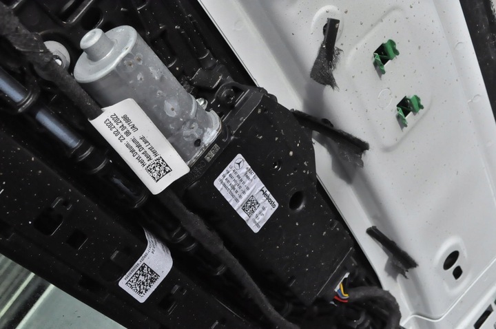 фото №8, Mercedes eqb w243 x243 2023 крыша панорама