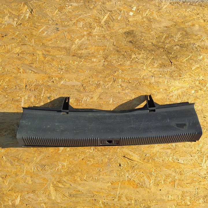 фото №1, Audi a5 sportback защита ремня заднего зад 8t8864483