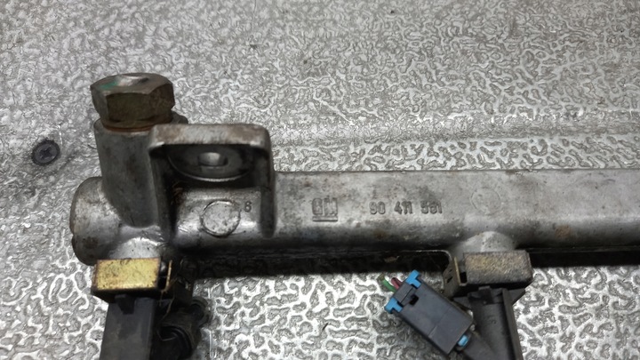 фото №2, Планка впрыскивающий daewoo tacuma 2.0b 02r 90411551