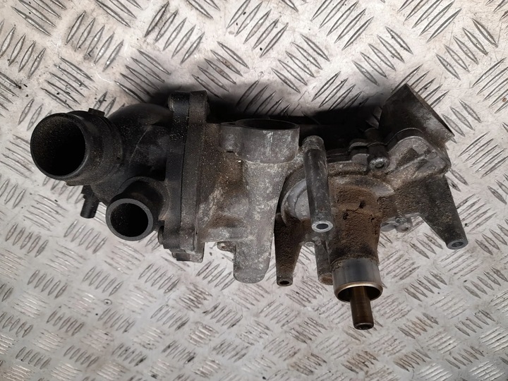 фото №8, Audi a8 s8 d4 4h 4.0 tfsi бензин 079121115ac насоса води