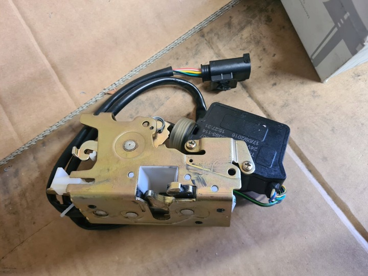 фото №3, Замок дверь mercedes actros mp2 mp3 левый новый оригинальный номер