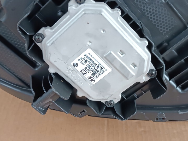 фото №16, Hyundai ioniq 5 рестайлінг 2024-2025 лампа ліва передня біла штекер n13l