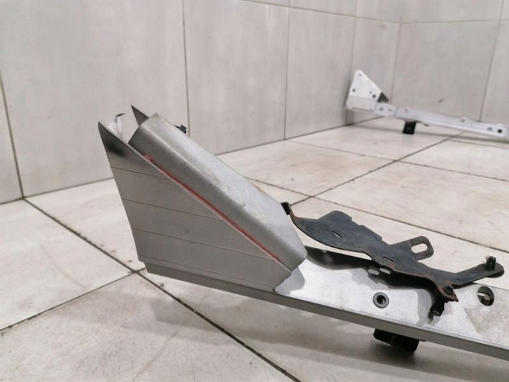фото №6, Aston martin vantage v8 передний end clip 6g33-2010443 lock carrier капот