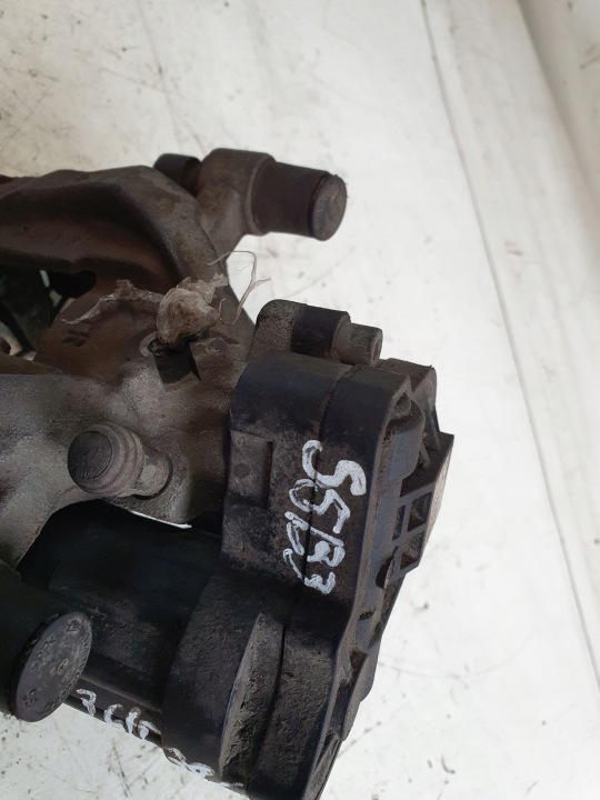 фото №4, Супорт гальмівний ліве зад 3q0615405j volkswagen passat b8 універсал 15r.
