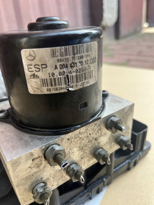 фото №3, Насос abs mercedes c-klasa w203 купе a2035451632 a0044310512q02