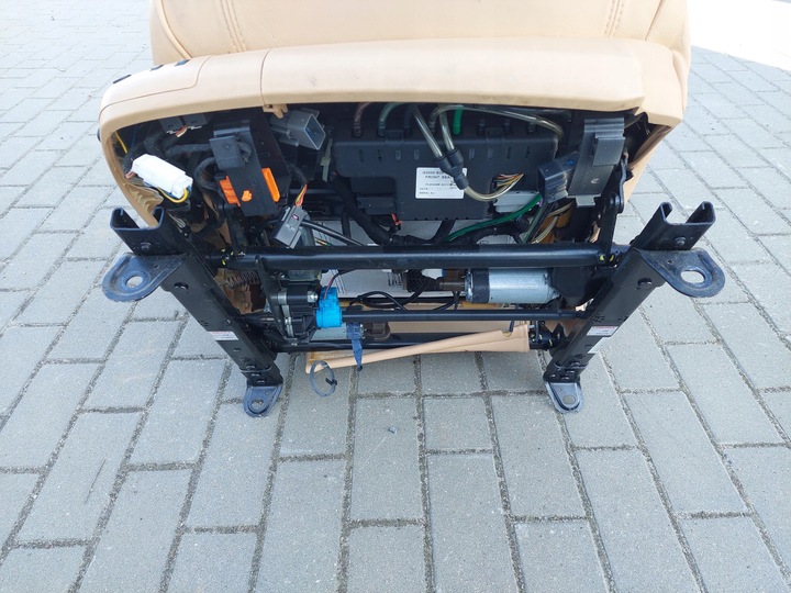 фото №8, Сиденье правый с подогревом вентилируемый + подушка безопасности maserati quattroporte v