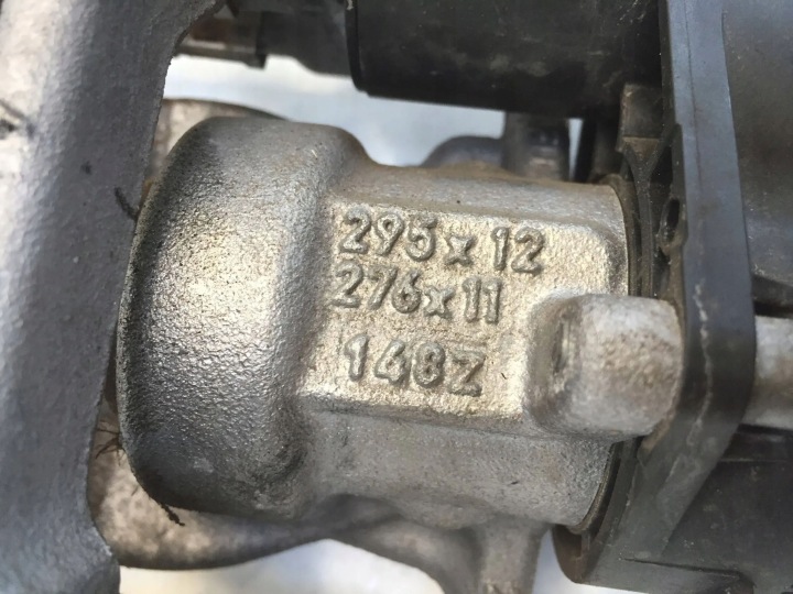 фото №10, Mercedes a w177 a200 суппорт тормозной правое зад