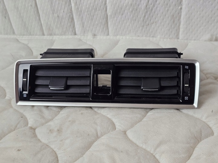 фото №1, Решётка воздуховод впуск консоли панели средний subaru outback legacy 66110al20a