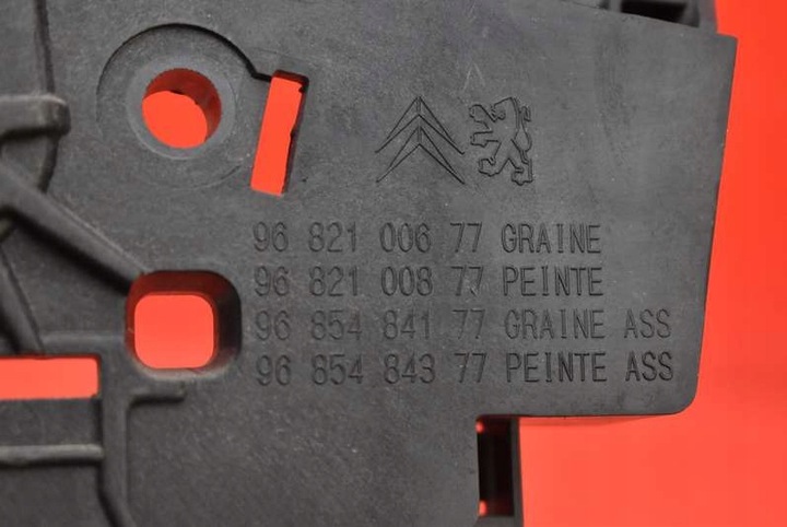 фото №7, Ручка внутренняя правая зад серебряная 9682100677 peugeot partner 2 ii 08-12