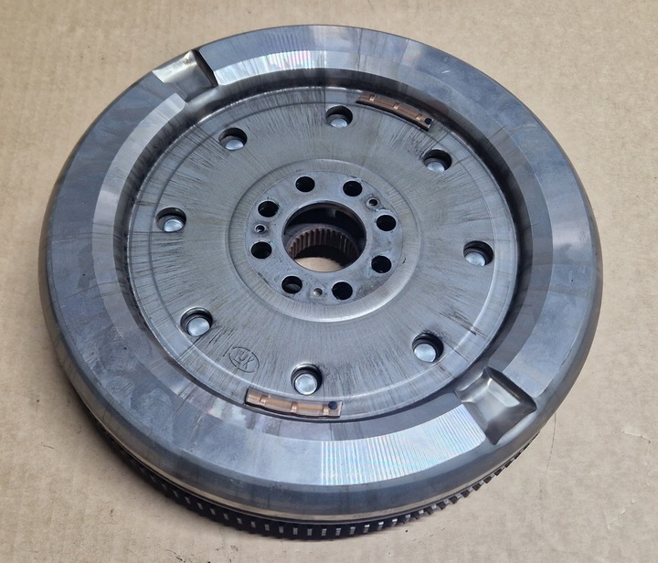 фото №5, Сцепление колесо двухмассовый 05l105266j vw skoda идеал