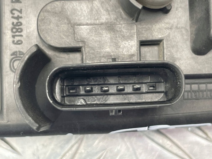 фото №7, Bmw (oem) 7313059 3 gt f34 вкладка лампы задней правой зад правое