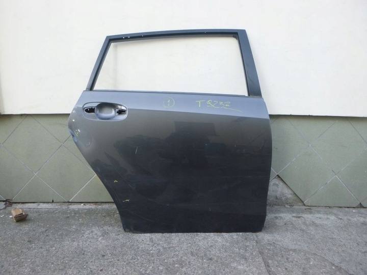 фото №1, Toyota verso ii 2 r2 2009- двері праві задні